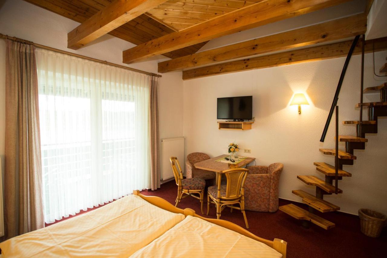 Hotel Und Restaurant Karpfenschaenke Schenkendobern Buitenkant foto