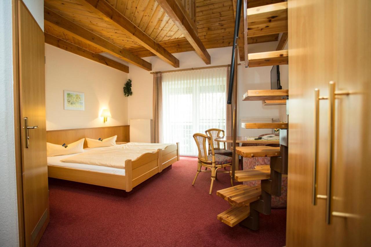 Hotel Und Restaurant Karpfenschaenke Schenkendobern Buitenkant foto
