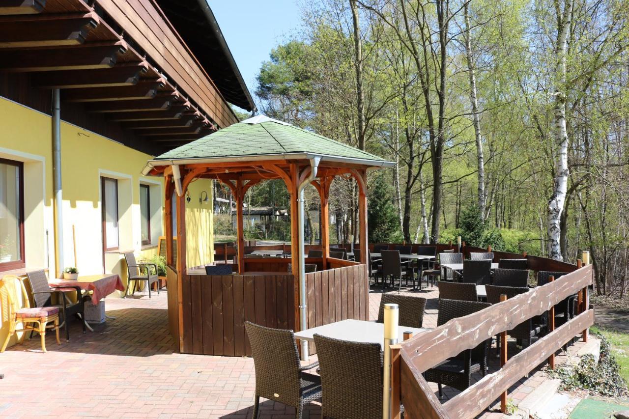 Hotel Und Restaurant Karpfenschaenke Schenkendobern Buitenkant foto